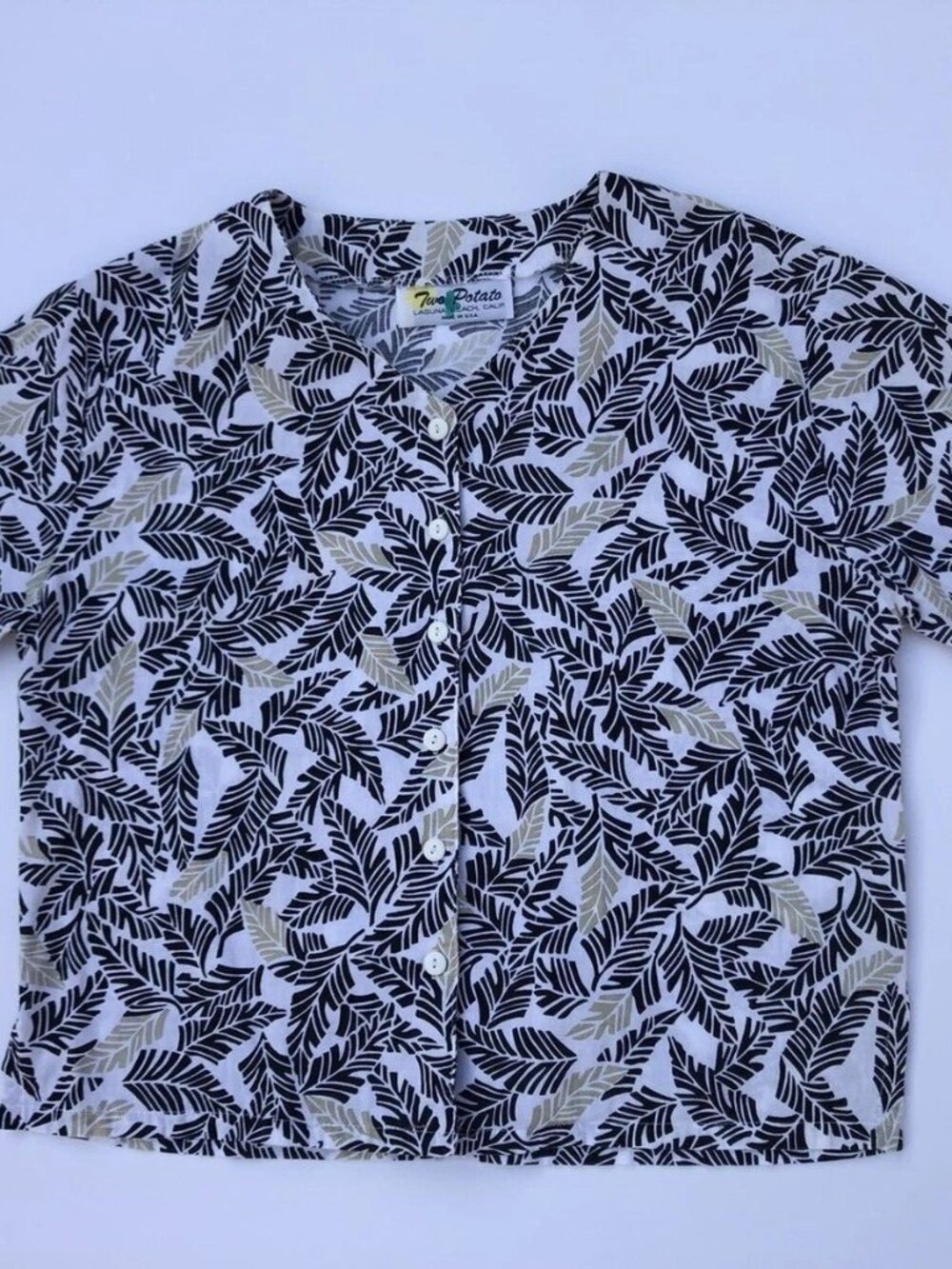 Two Potato Laguna Beach Blouse Palm Frond Print Full Button USA Pit to Pit: 19"